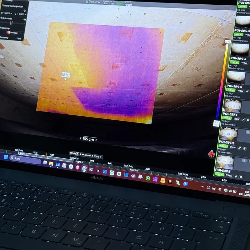 Laptop mit Thermografiebefund hubbalkenofen Inspektion ELIOS 3 confined space